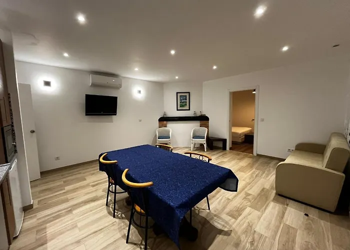 Local Monte Horeb 旅馆 *